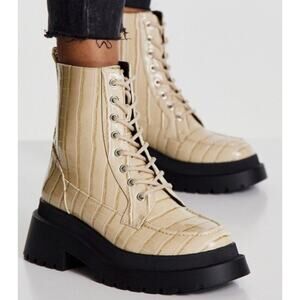 Topshop Women’s 9.5/10 Kara Lace-Up Combat Boots Croc Embossed Beige Lug Sole